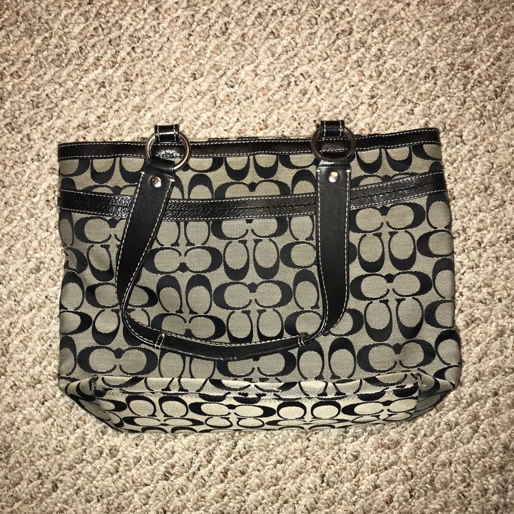 COACH F14693 Penelope Signature Lunch Tote Handbag